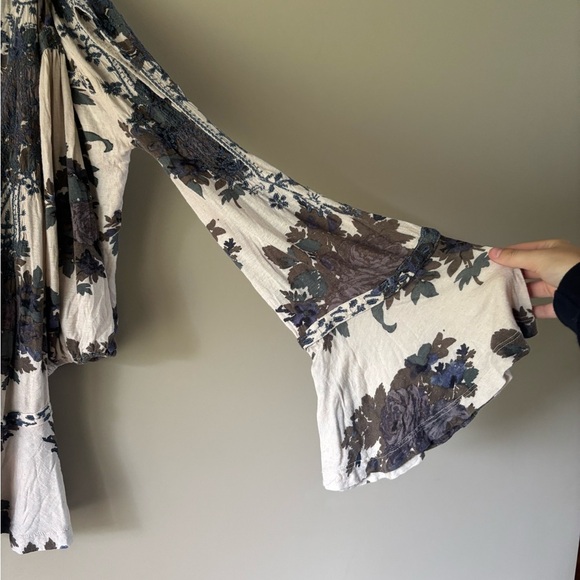 Free People Bainbridge Bell Sleeve Top - Picture 7 of 13